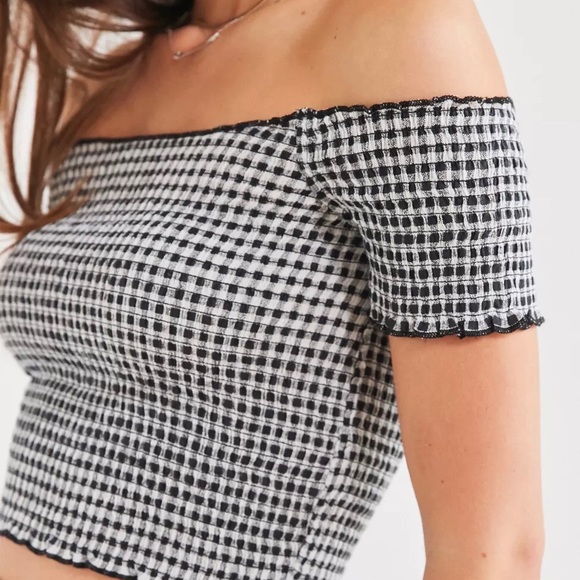 Gingham Off-Shoulder Crop Top XS - Picture 11 of 12